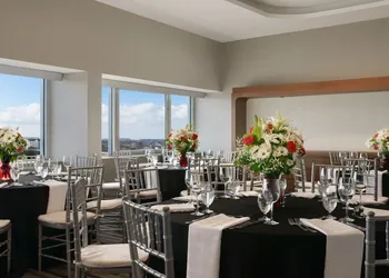 Crowne Plaza JFK Airport New York City an IHG Hotel hotel thumbnail 8
