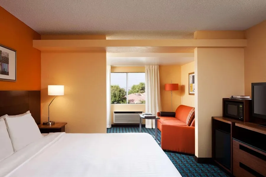 Country Inn & Suites by Radisson, Phoenix Airport, AZ hotel detail image 6