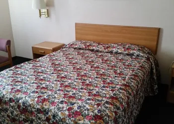 Economy Inn Motel hotel thumbnail 2