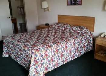 Economy Inn Motel hotel thumbnail 4