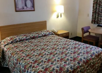 Economy Inn Motel hotel thumbnail 5