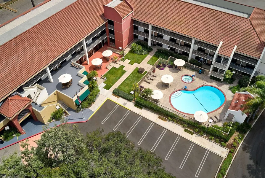 La Quinta Inn & Suites by Wyndham Thousand Oaks-Newbury Park hotel detail image 6