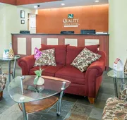 Quality Inn & Suites Kansas City I-435n Near Sports Complex hotel detail image 4