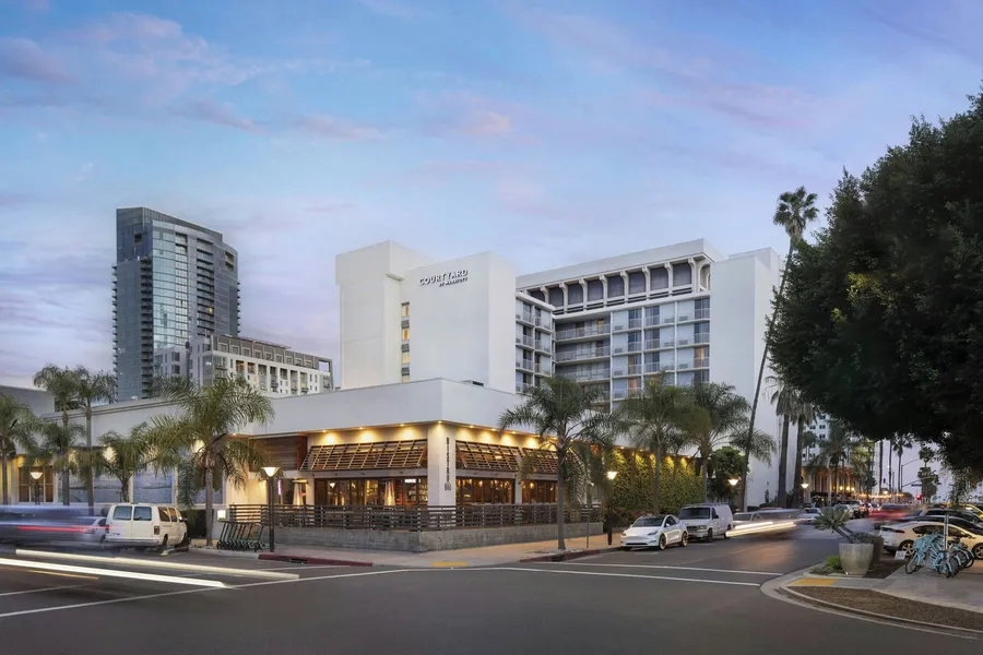 Courtyard by Marriott Long Beach Downtown hotel detail image 2