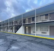 Econo Lodge Norfolk Airport hotel detail image 3