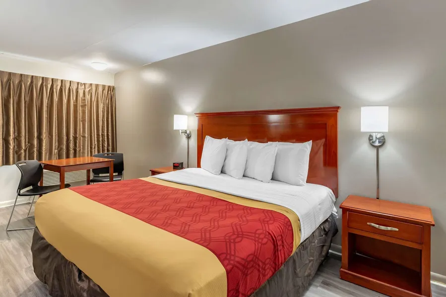 Econo Lodge Charlottesville North - University Area hotel detail image 6