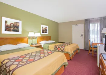 Super 8 by Wyndham Madison East hotel thumbnail 7