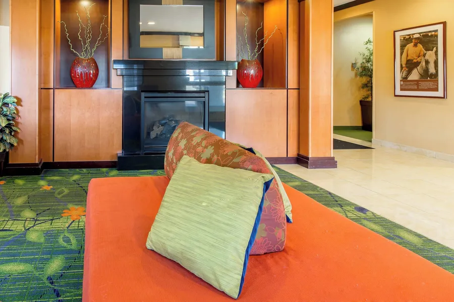 Fairfield Inn & Suites by Marriott Canton hotel detail image 2