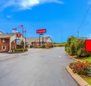 Econo Lodge Lebanon hotel detail image 5