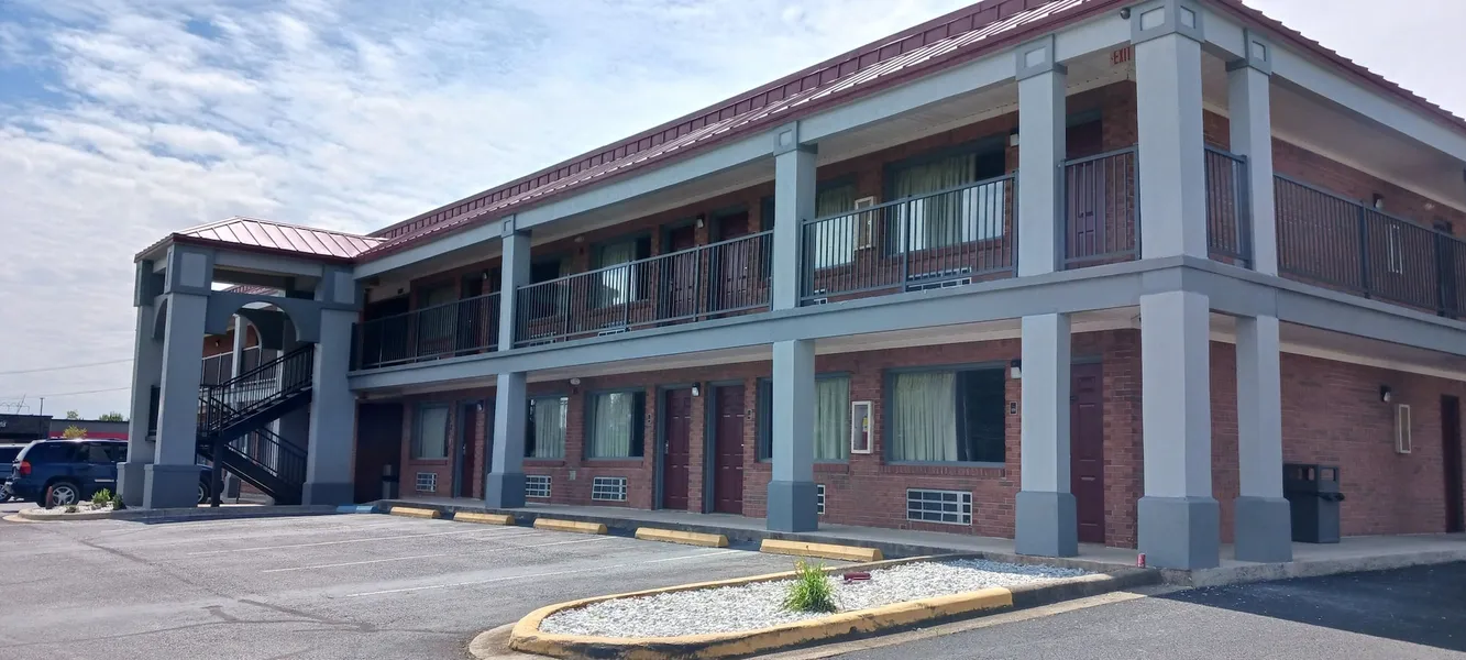 Red Roof Inn & Suites Scottsboro hotel detail image 2
