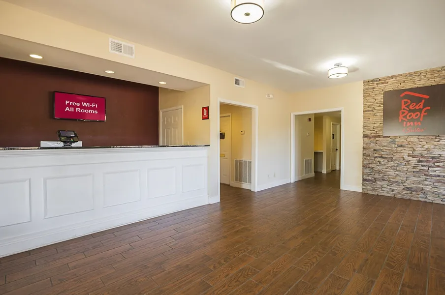 Red Roof Inn & Suites Scottsboro hotel detail image 6