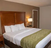 Comfort Inn & Suites Erie - Splash Lagoon Indoor Waterpark hotel detail image 7