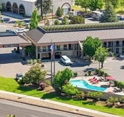 Red Lion Inn & Suites Deschutes River Bend hotel detail image 3
