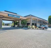 Red Lion Inn & Suites Deschutes River Bend hotel detail image 7
