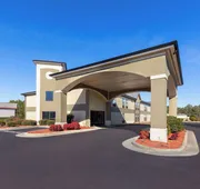 Baymont by Wyndham Creedmoor hotel detail image 4