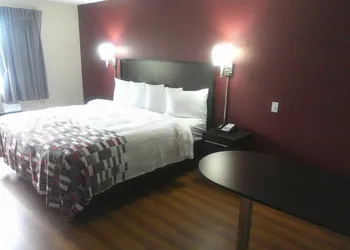 Red Roof Inn Palatine hotel thumbnail 3