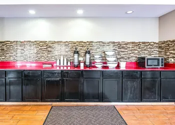 Red Roof Inn Palatine hotel thumbnail 6