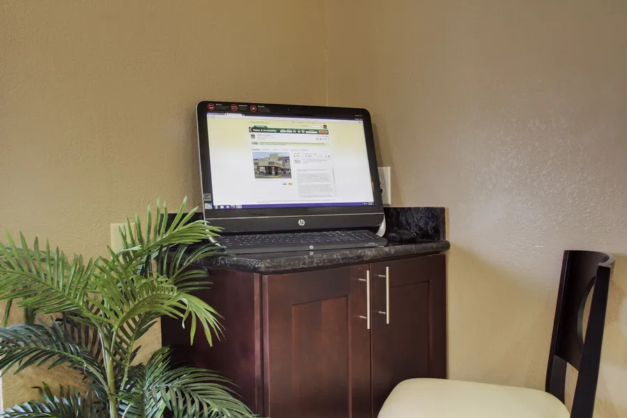 Quality Inn & Suites Des Moines Airport hotel detail image 2