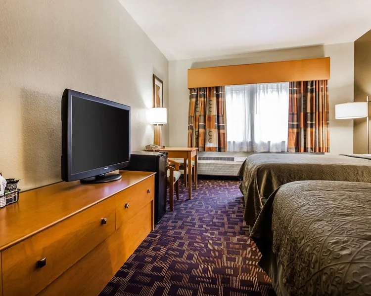 Quality Inn & Suites Des Moines Airport hotel detail image 6