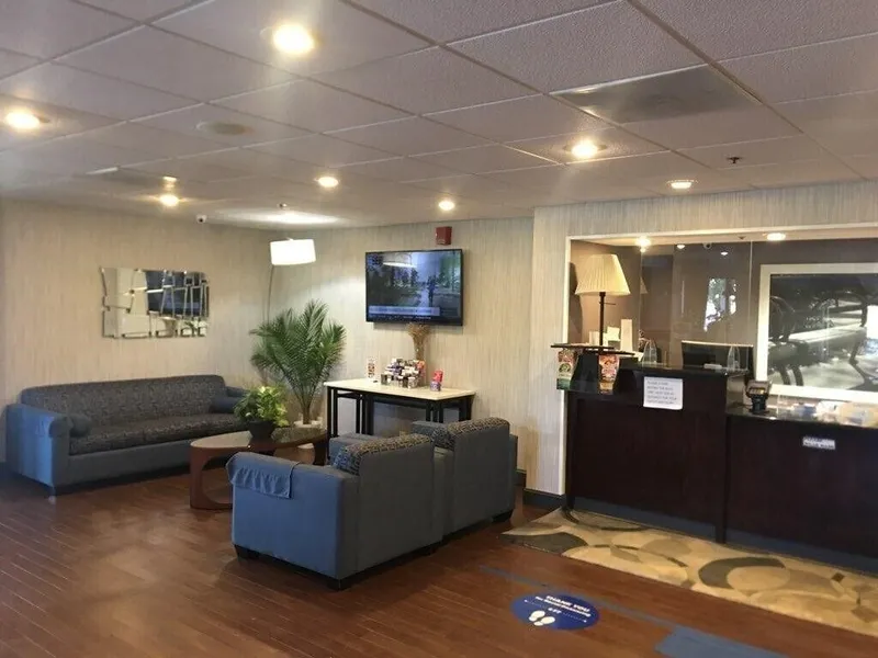 Holiday Inn Express Newark Airport Elizabeth by IHG hotel detail image 6