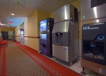 Geneva Motel Inn hotel thumbnail 4
