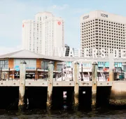 Norfolk Waterside Marriott hotel detail image 4