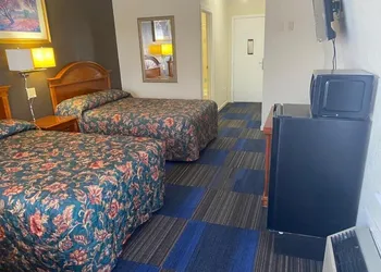 Country Club Inn & Suites hotel thumbnail 3