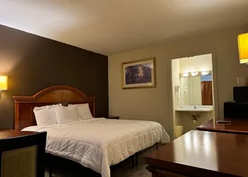 Country Club Inn & Suites hotel thumbnail 5