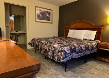 Country Club Inn & Suites hotel thumbnail 6