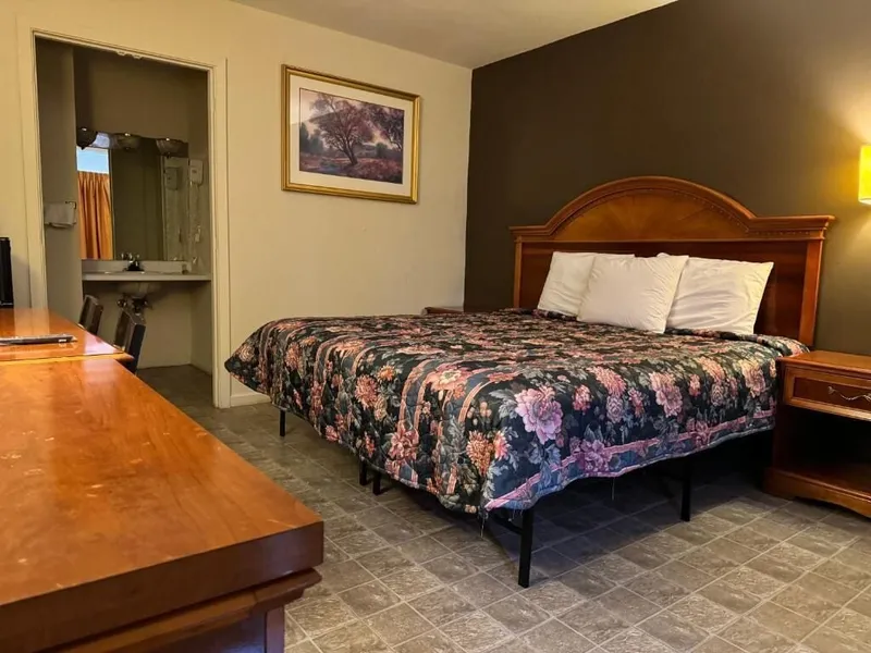 Country Club Inn & Suites hotel detail image 6