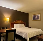 Country Club Inn & Suites hotel detail image 7