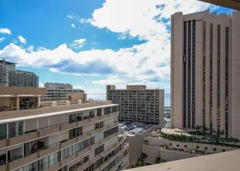 Marina Tower Waikiki hotel thumbnail 4