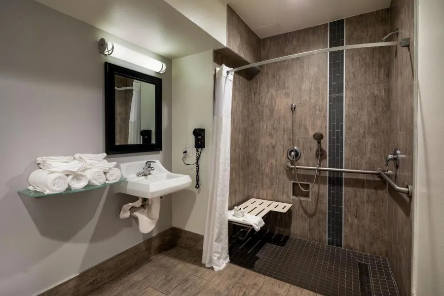 Travelodge by Wyndham LAX hotel detail image 6