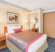 Ramada by Wyndham Kent Seattle Area hotel detail image 3