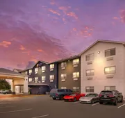 Comfort Inn & Suites North Greenfield hotel detail image 3