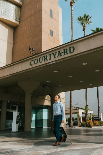 Courtyard by Marriott Los Angeles LAX/Century Boulevard hotel detail image 2