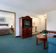 Travelodge by Wyndham Waukegan Gurnee hotel detail image 4