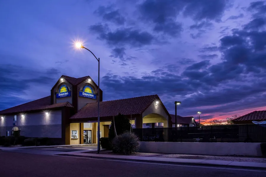 Days Inn by Wyndham Phoenix North hotel detail image 2