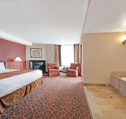 Ramada by Wyndham Niagara Falls/Fallsview hotel detail image 7