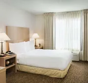 DoubleTree by Hilton Hotel Vancouver hotel detail image 7