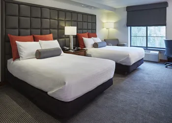 Inn On Woodlake hotel thumbnail 8