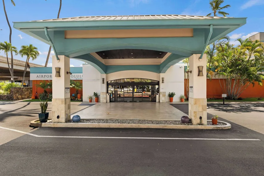 Airport Honolulu Hotel, Trademark Collection by Wyndham hotel detail image 2