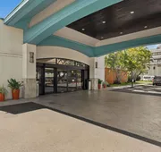 Airport Honolulu Hotel, Trademark Collection by Wyndham hotel detail image 4