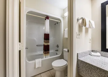 Red Roof Inn Lexington NC hotel thumbnail 7