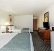 Super 8 by Wyndham Irving DFW Airport/South hotel detail image 3
