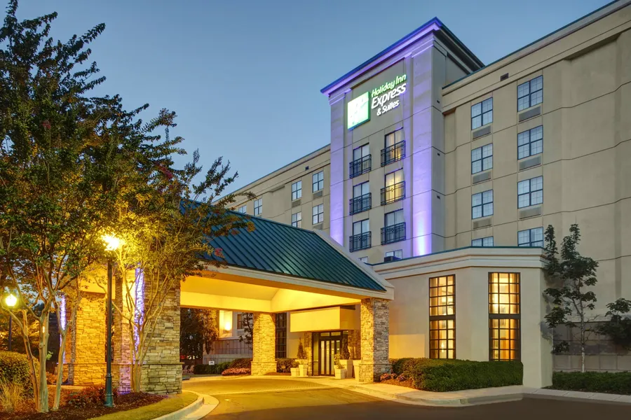 Holiday Inn Express & Suites Atlanta Buckhead by IHG hotel detail image 2