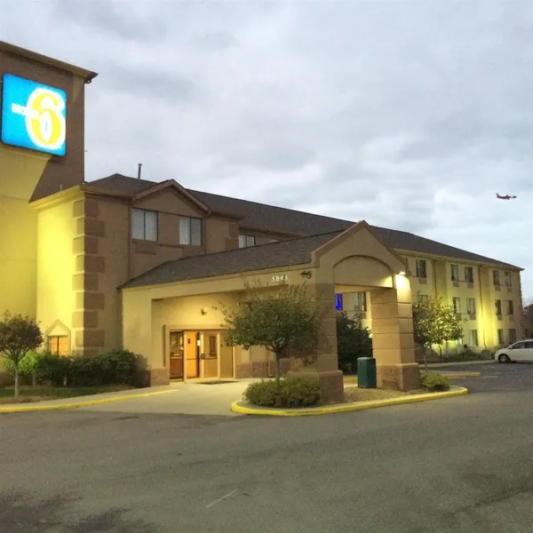 Motel 6 Indianapolis, IN - Airport hotel detail image 2