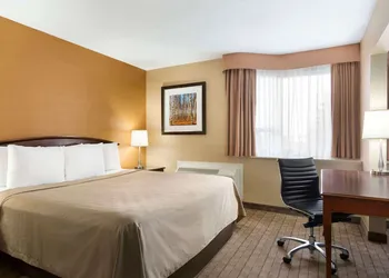Travelodge by Wyndham Toronto East hotel thumbnail 3