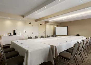 Travelodge by Wyndham Toronto East hotel thumbnail 6