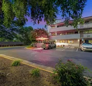 Red Roof Inn PLUS+ Washington DC - Alexandria hotel detail image 4